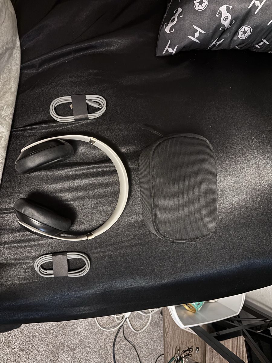 Beats Studio Pro (Black/Gold)