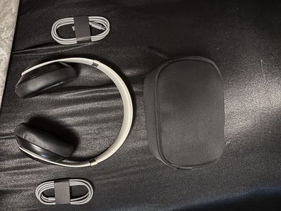 Beats Studio Pro (Black/Gold)