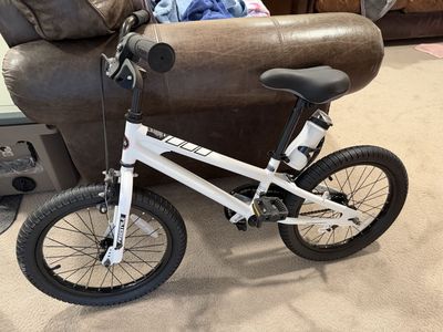 Freestyle 18" Kids BMX Bike - White, Excellent Condition, Training Wheel Ready