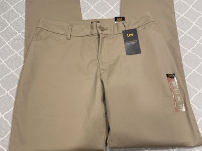 NWT Lee Wrinkle Free Straight Mid Rise Khaki Pants Size 12 Long Women’s