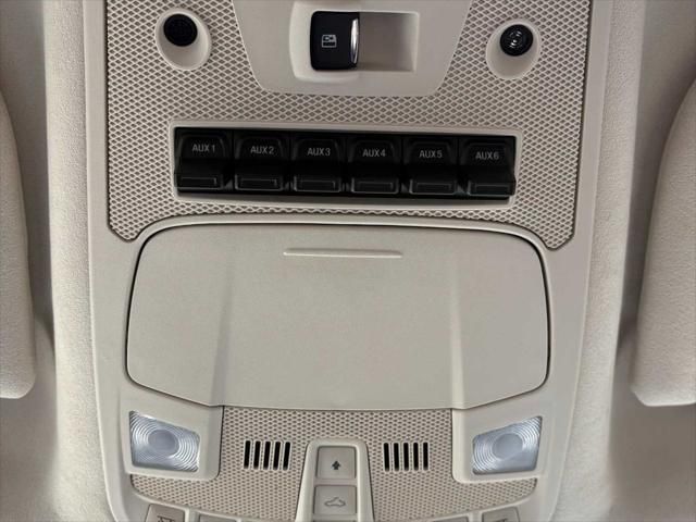 Main image 30
