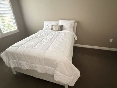 High Lacquer white finish bedroom sets