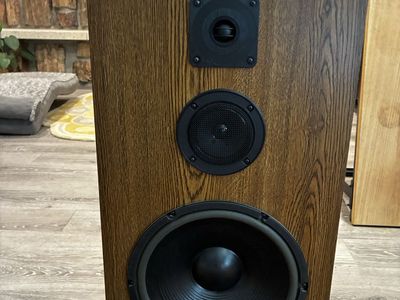 KLH 7501 speakers