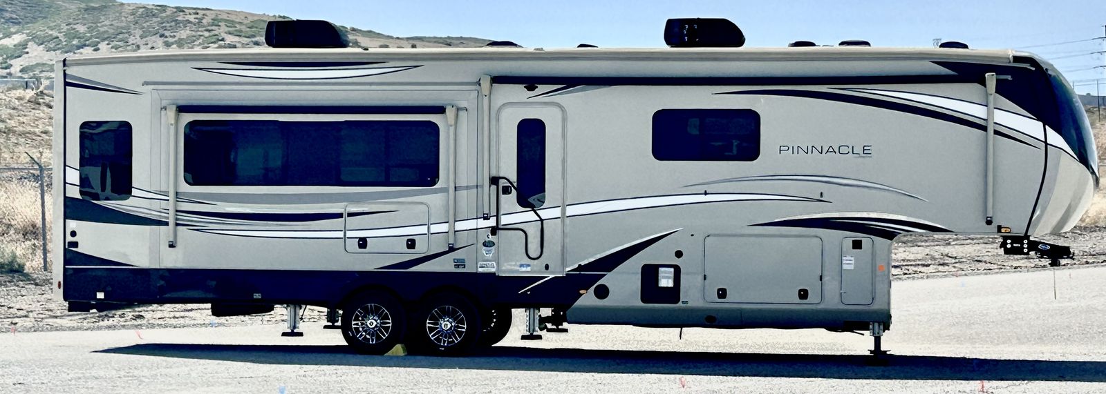 Jayco Pinnacle 36 FBTS