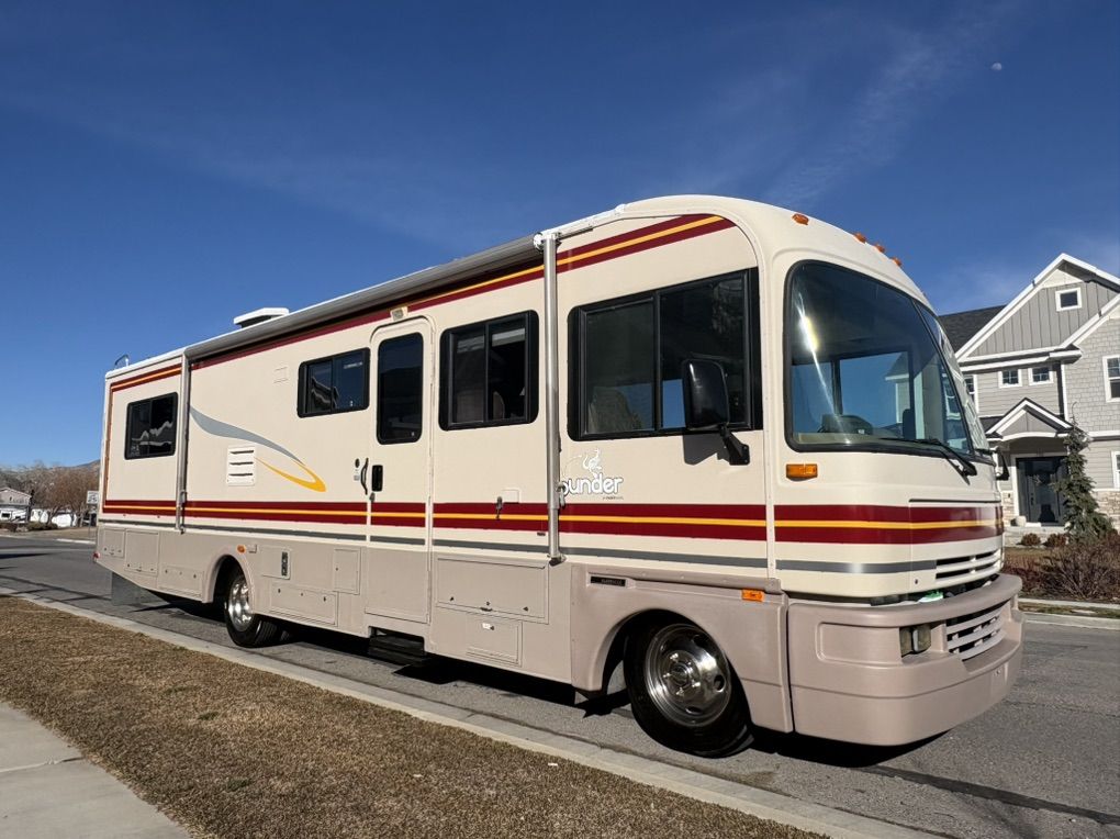 1995 Bounder RV 32Ft