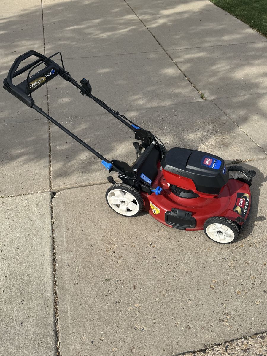 Toro Flex Force 60V Max 22" Electric Lawnmower