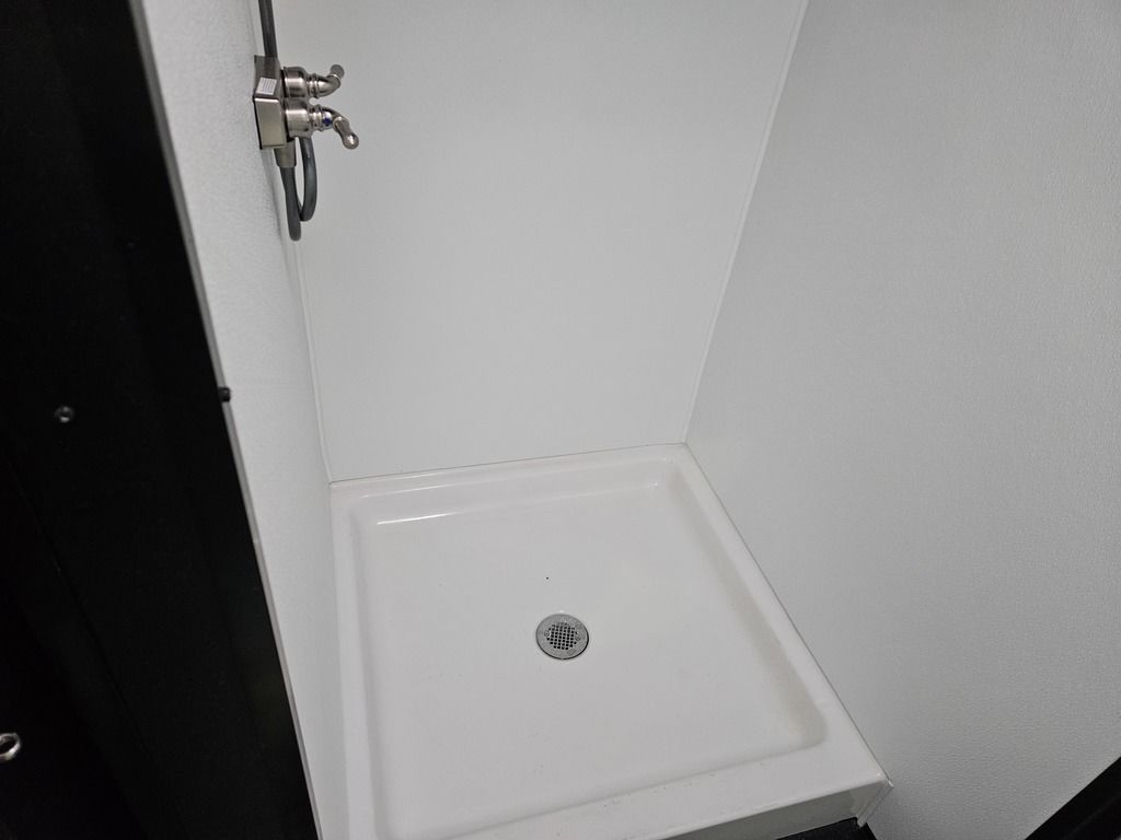 Main image 48