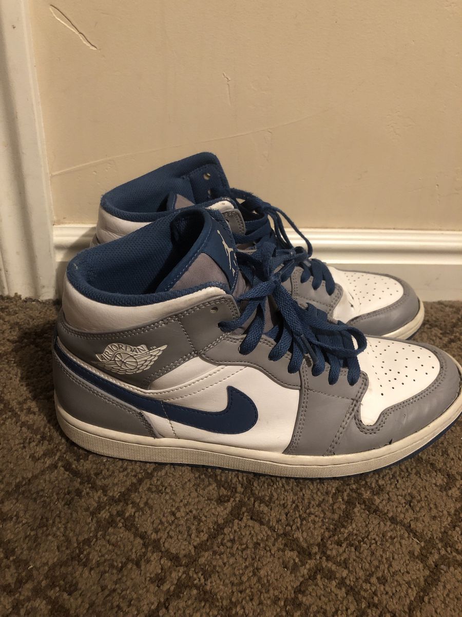 9.5 Men’s Nike Air Jordan 1 Mid Grey Blue White Sneakers
