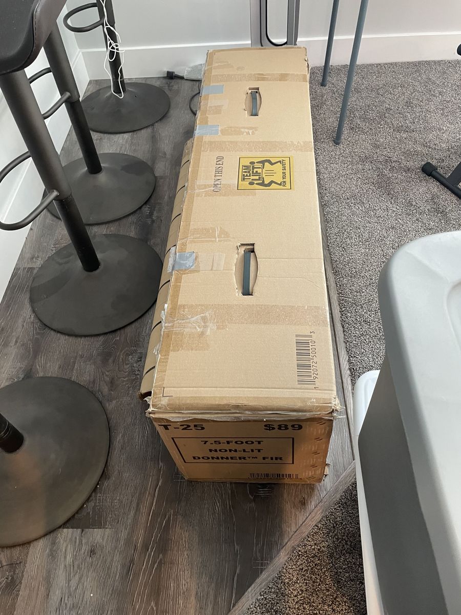 7.5' Unlit Artificial Christmas Tree