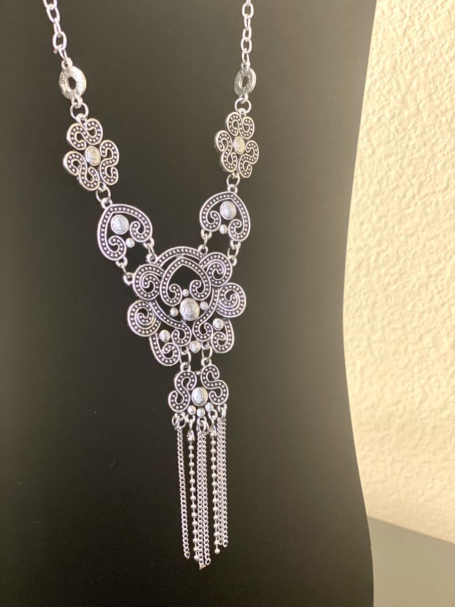 NEW Beautiful Boho Silver Tassel Necklace Very Unique Design - Please See All Photos