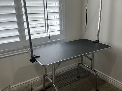 Professional Pet Grooming Table with Adjustable Overhead Arm and Storage Shelf
