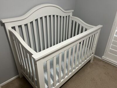 White Greenguard Certified 4-in-1 Crib & Mattress