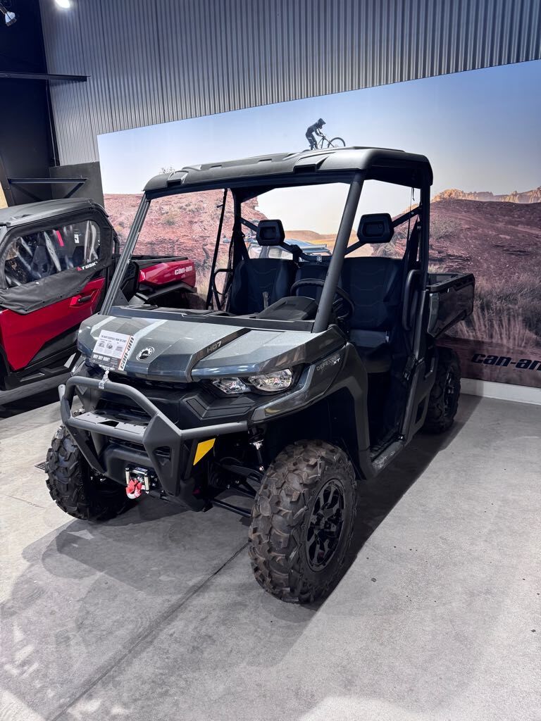 2024 Can-Am Defender XT HD7