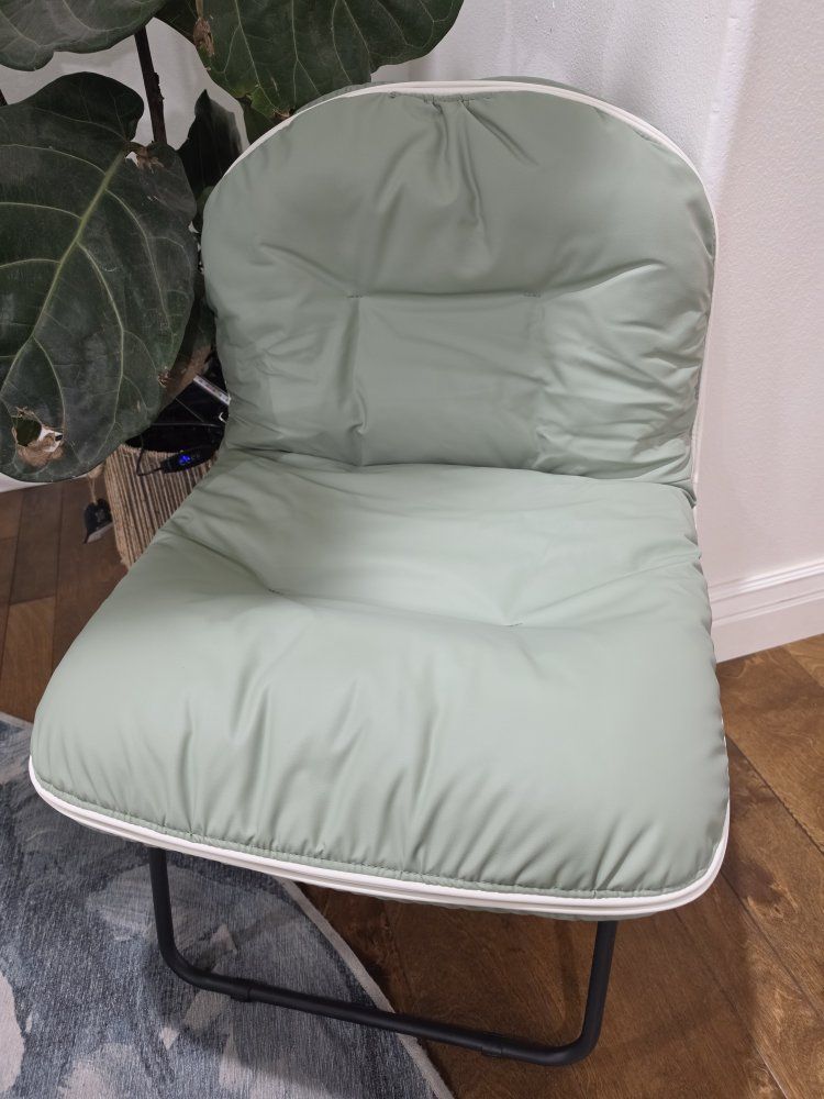 new fold up portable chair - soft cushions