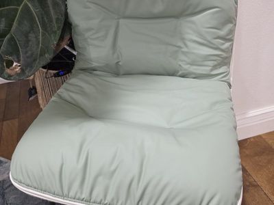 new fold up portable chair - soft cushions