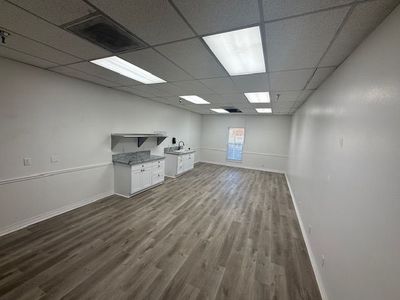 Sandy Office Space with water hookups for Rent