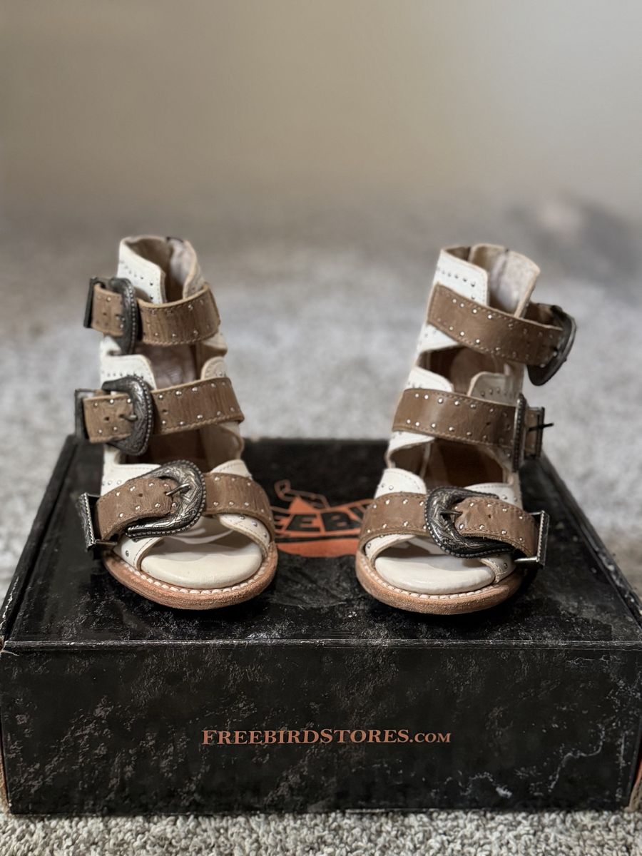 Freebird by Steve Madden Women's Bone/Brown Leather Western Buckle Sandals/Booties - Size 7