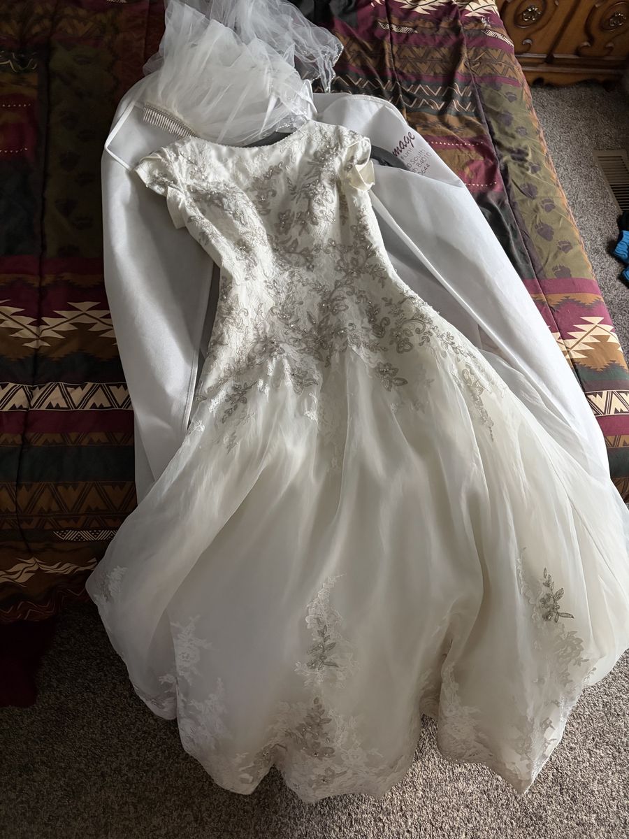 Wedding dress