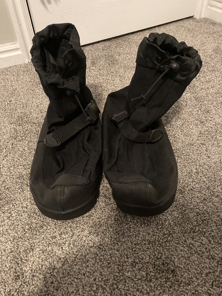 Neos Over Shoes