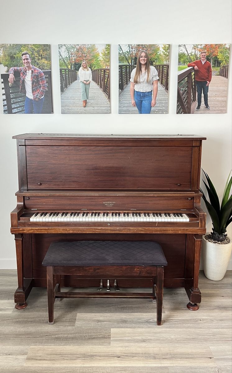 Washburn Piano Co. Chicago Upright Piano - Composite Metal Frame - Vintage Instrument