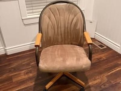 Vintage Mid-Century Modern Swivel Office Chair with Wood Accents