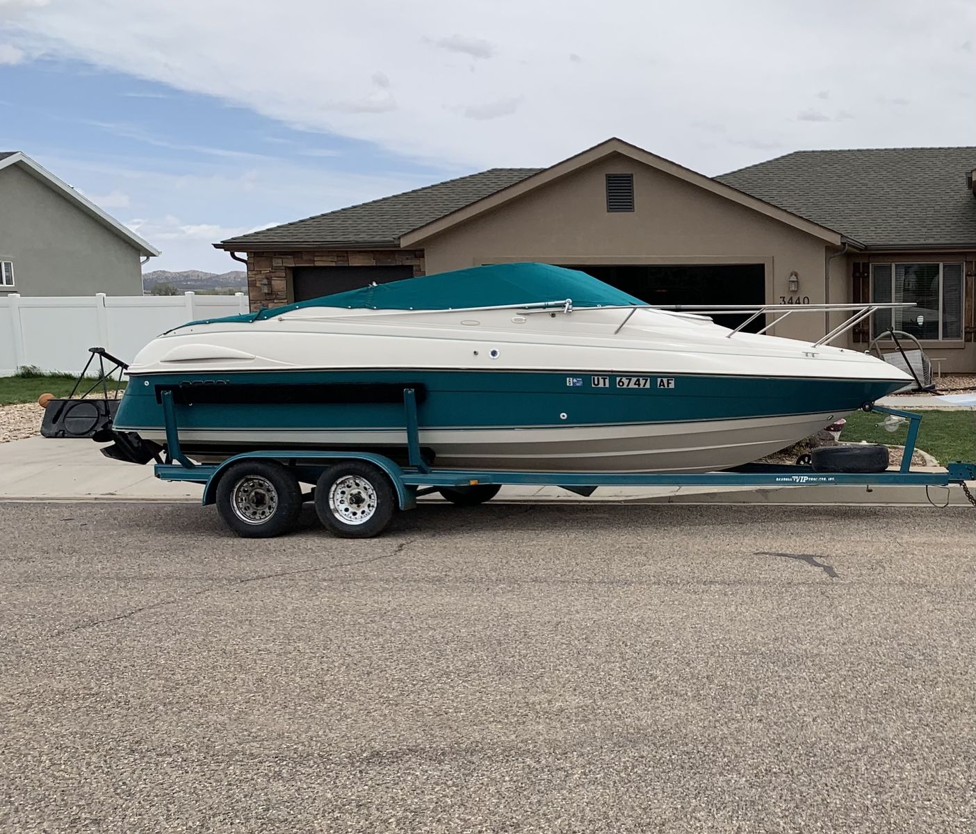 1995 Regal Valanti 22’ Cuddy Cabin Pleasure Craft