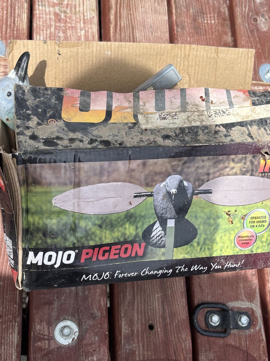 Mojo Pigeon Clay Pigeon Thrower