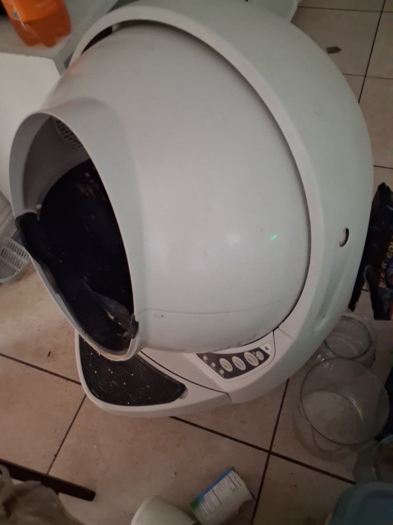 Litter-Robot Automatic Self-Cleaning Litter Box White