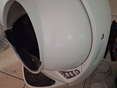 Litter-Robot Automatic Self-Cleaning Litter Box White