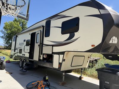 Heartland Elkridge 5th Wheel Travel Trailer