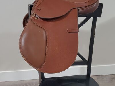 Regency English Jumping Saddle