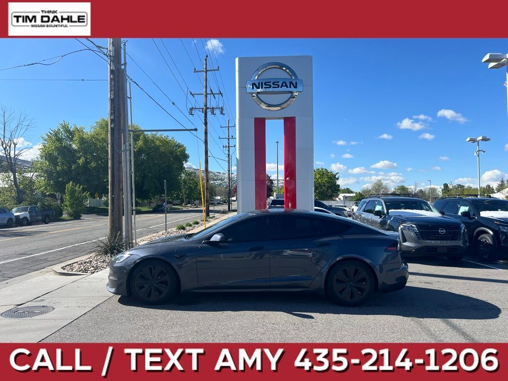 2022 Tesla Model S Base