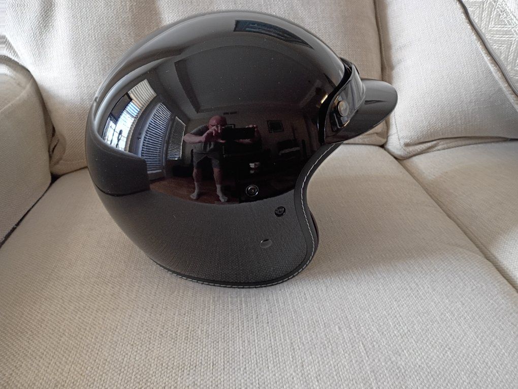 Motorcycle helmet