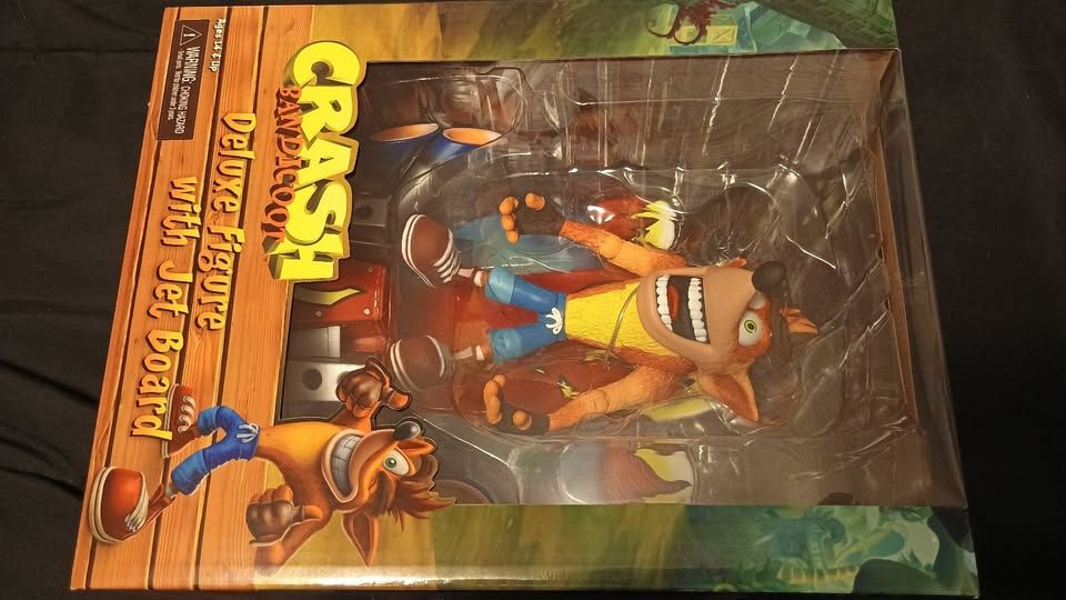 Crash Bandicoot Deluxe Figure With Jet Board NECA 2018 NEW