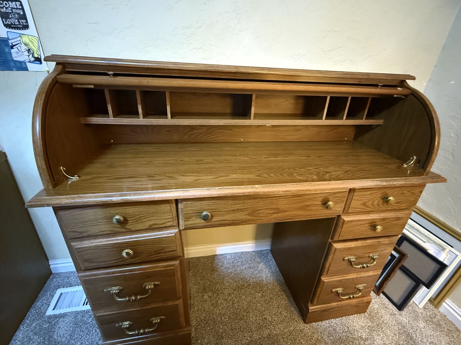 Vintage Roll-Top desk in great condition