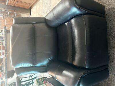 2 Power Recliner Chairs
