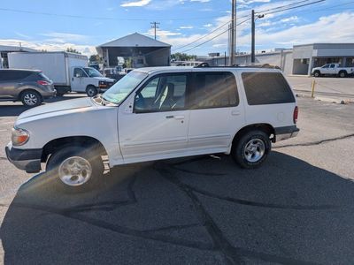 White 1999Ford Explorer SUV - Used Vehicle with 158,679 Miles