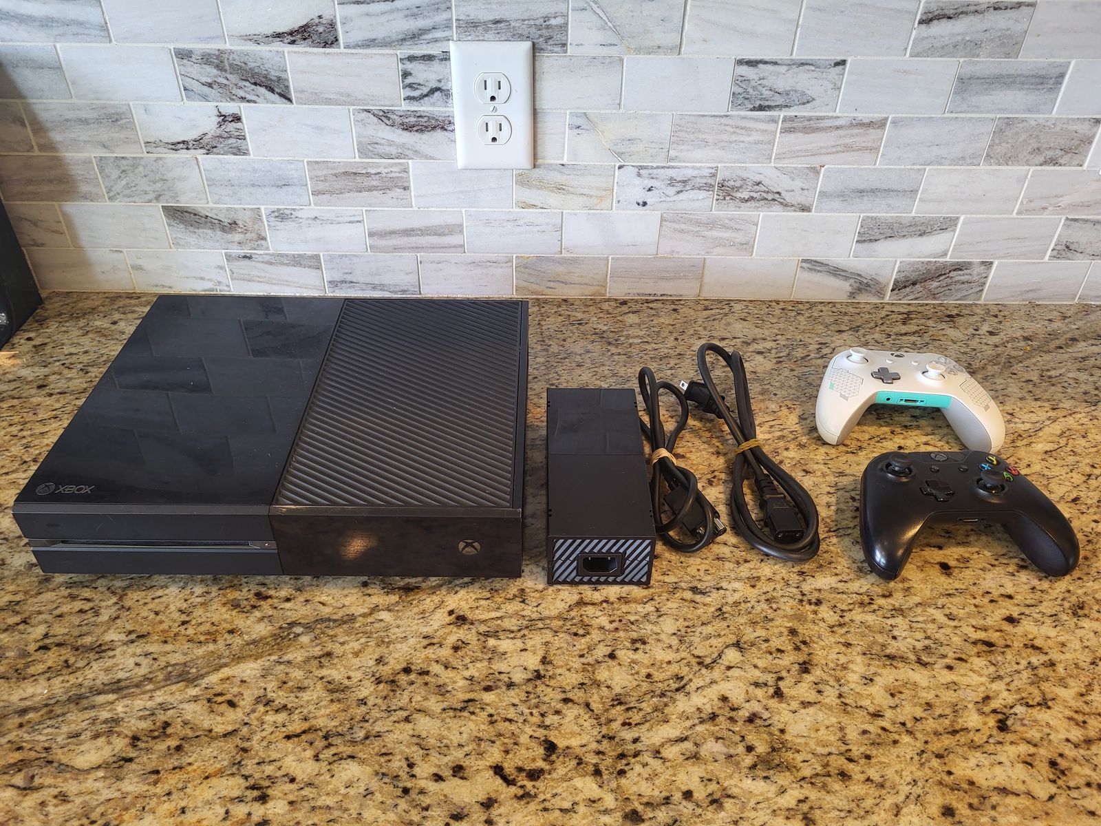 Microsoft Xbox One 500GB Console Gaming System Black 1540