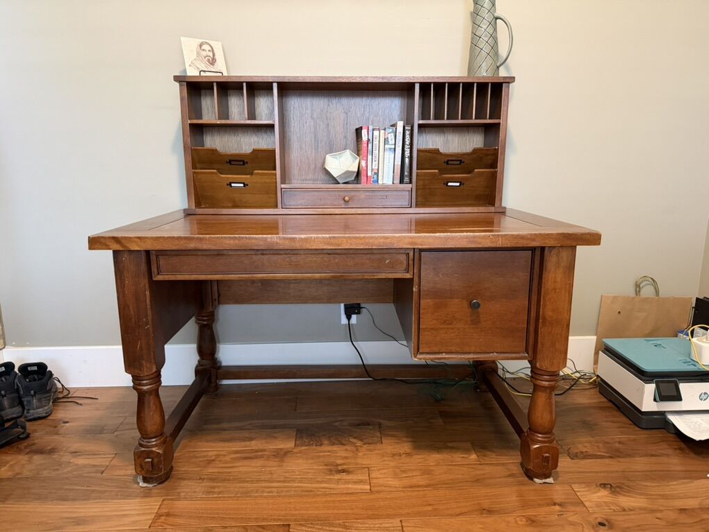Pottery Barn Aris Desk And Hutch