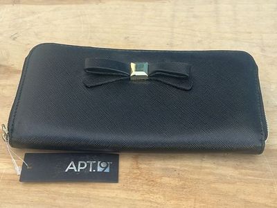 APT. 9 BRITT WITH BOW ZIPPERED WALLET