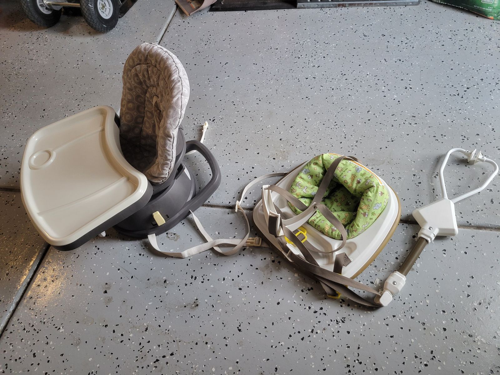 Baby chair mounted feeding chair AND jump up seat.