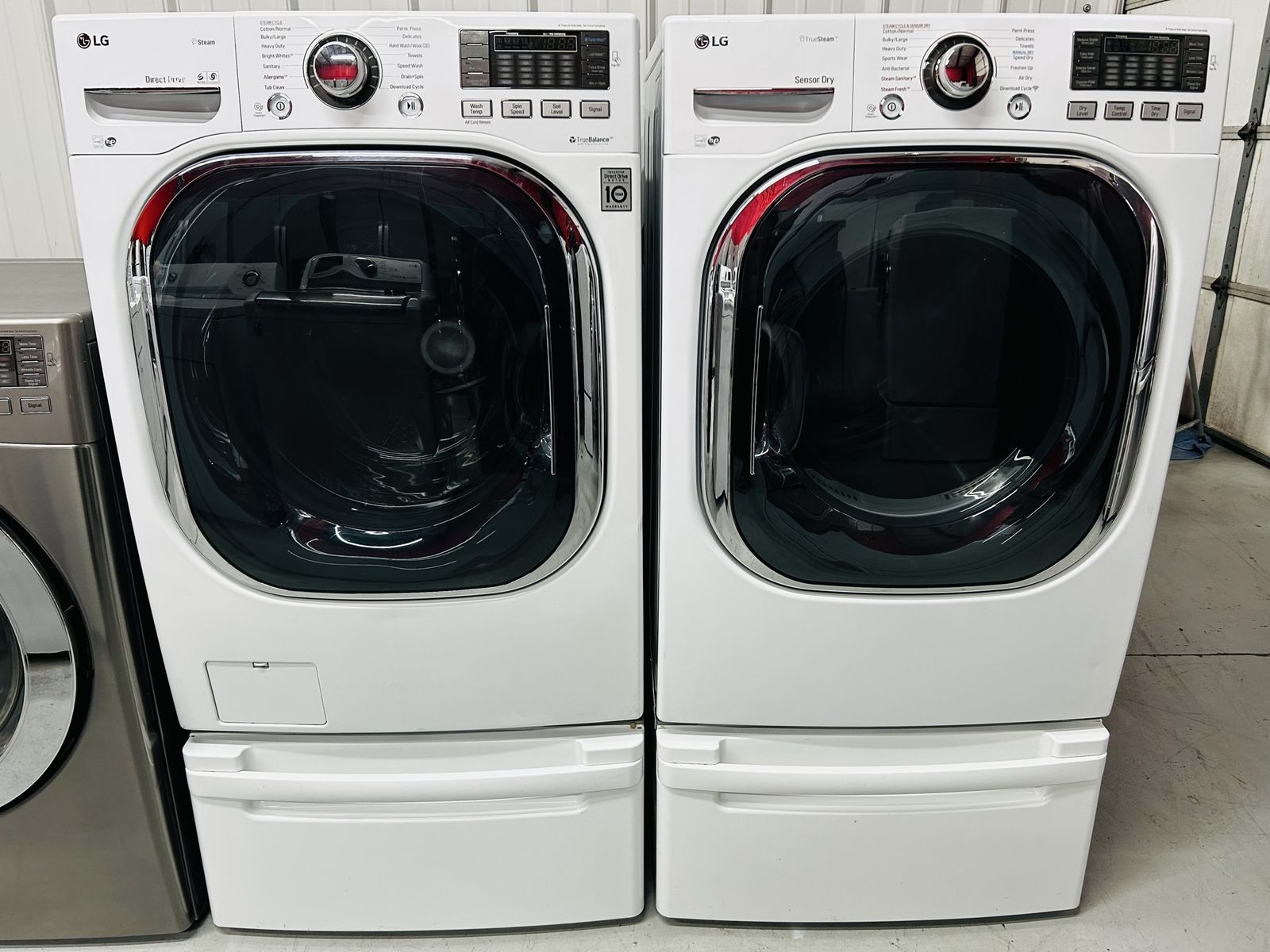 Lg Steam Electric Front Load Set With Pedestals