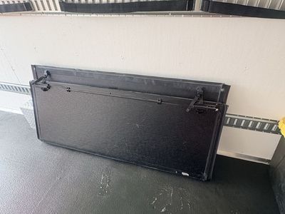 2021-2026 Ford F150 6’7” bed Gator tri fold bed cover