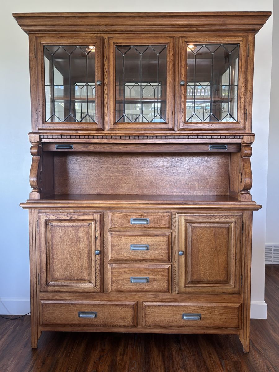Oak China Cabinet, Buffet, Curio, Hutch