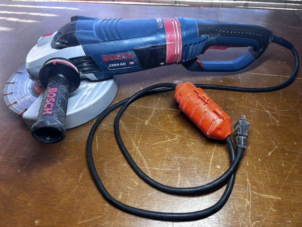 Bosch 9” 15A,Grinder 1994-6D, Dust Extractor19DC-9