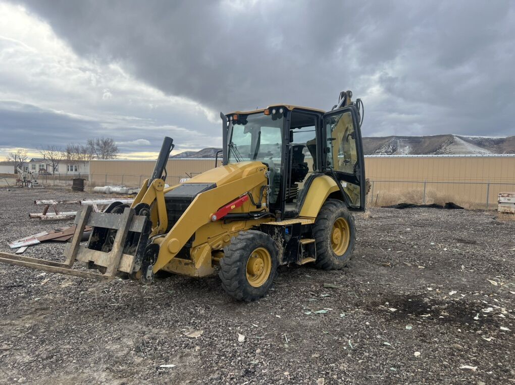 Cat 420XE Backhoe With 1430 Hours