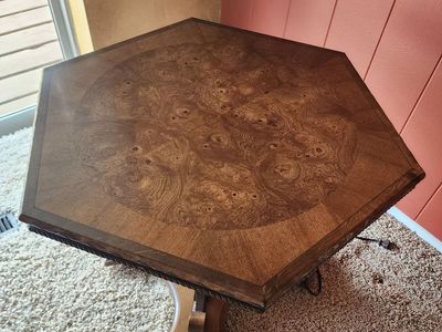 Gorgeous Vintage/Antique Burlwood Side Table