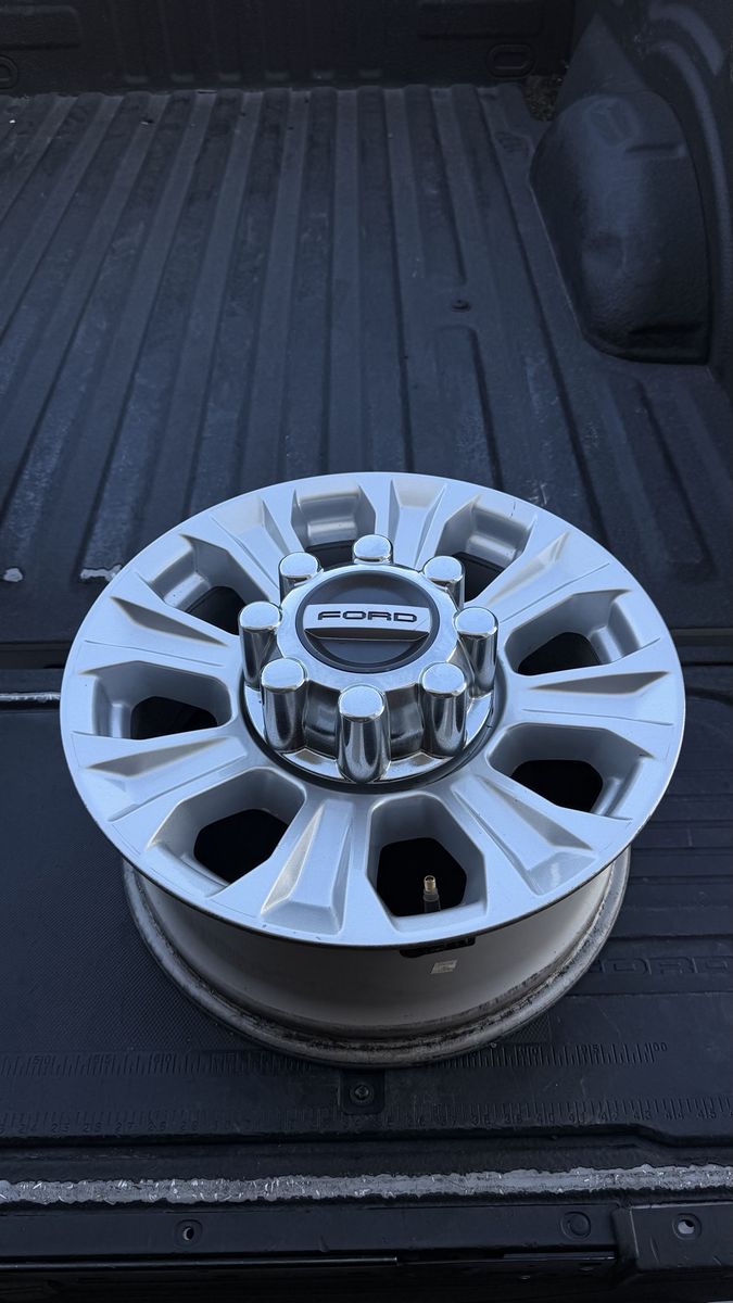 Ford F350 Rims 18” like new