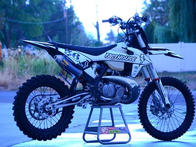 2021 KTM 250 XC Dirt Bike - New Top End & Oil Injection, White/Black, Used