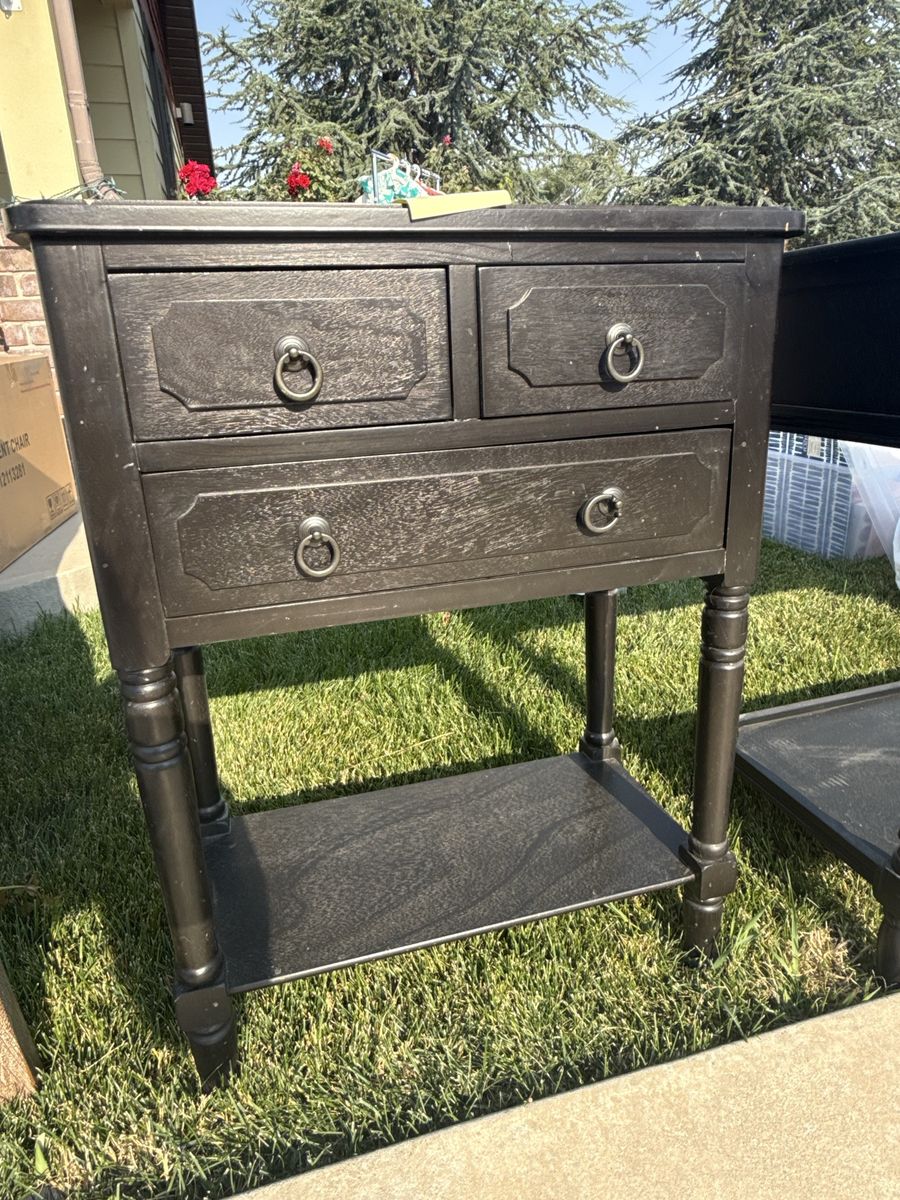 entry way table and side stand/ end table